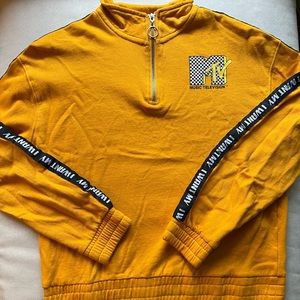 MTV long sleeve zip up neck-line